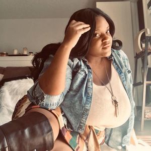 Meet your Posher, Cornelia